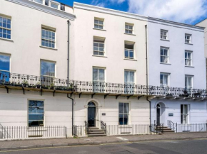 3 Bed in Tenby FB199